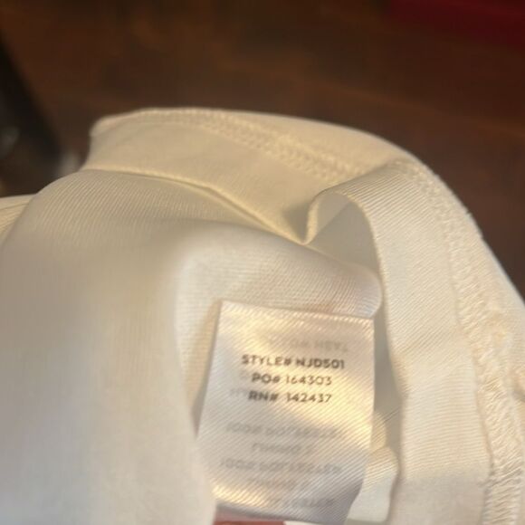 Lulu’s White Halter Belt Dress Feminine Contemporary Event Festival Brand New - Picture 11 of 16